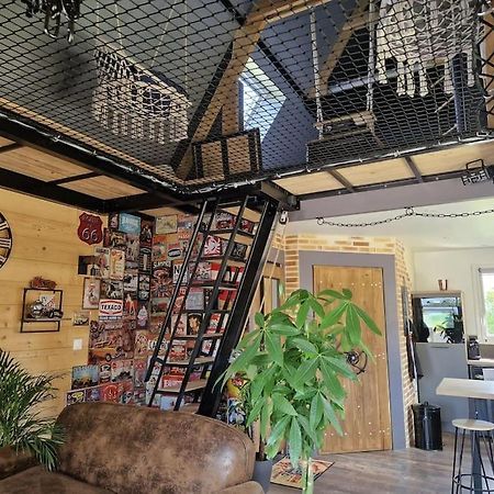Chalet Industriel Avec Filet Et Spa Sorigny 외부 사진