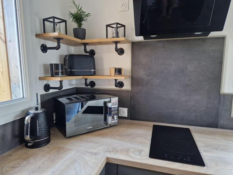 Chalet Industriel Avec Filet Et Spa Sorigny 외부 사진