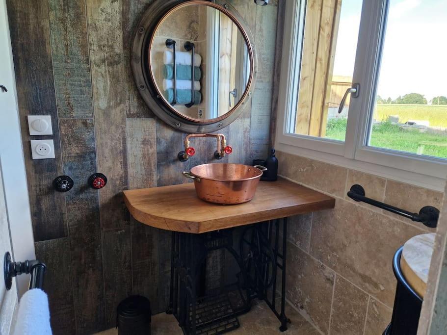Chalet Industriel Avec Filet Et Spa Sorigny 외부 사진