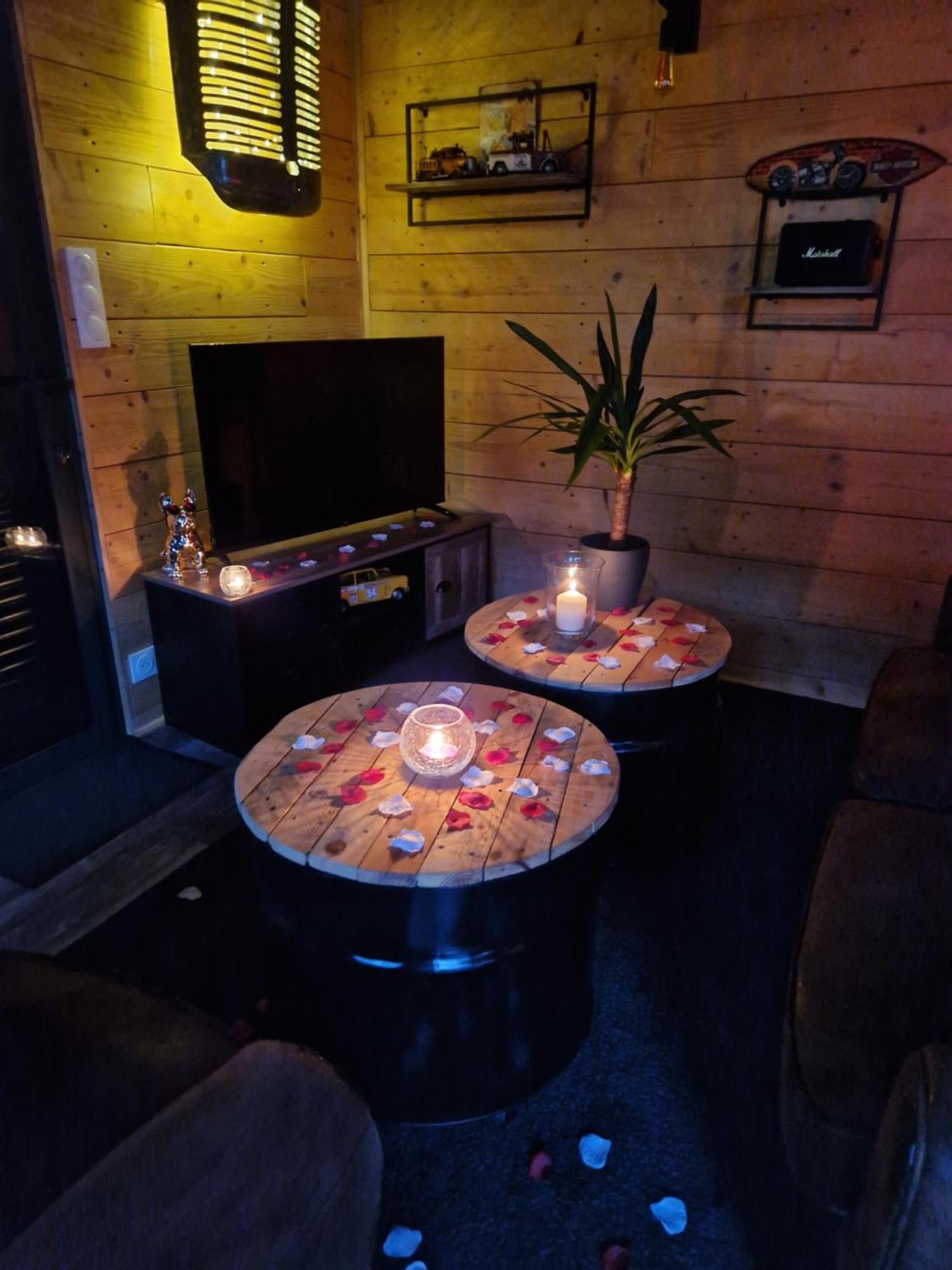 Chalet Industriel Avec Filet Et Spa Sorigny 외부 사진